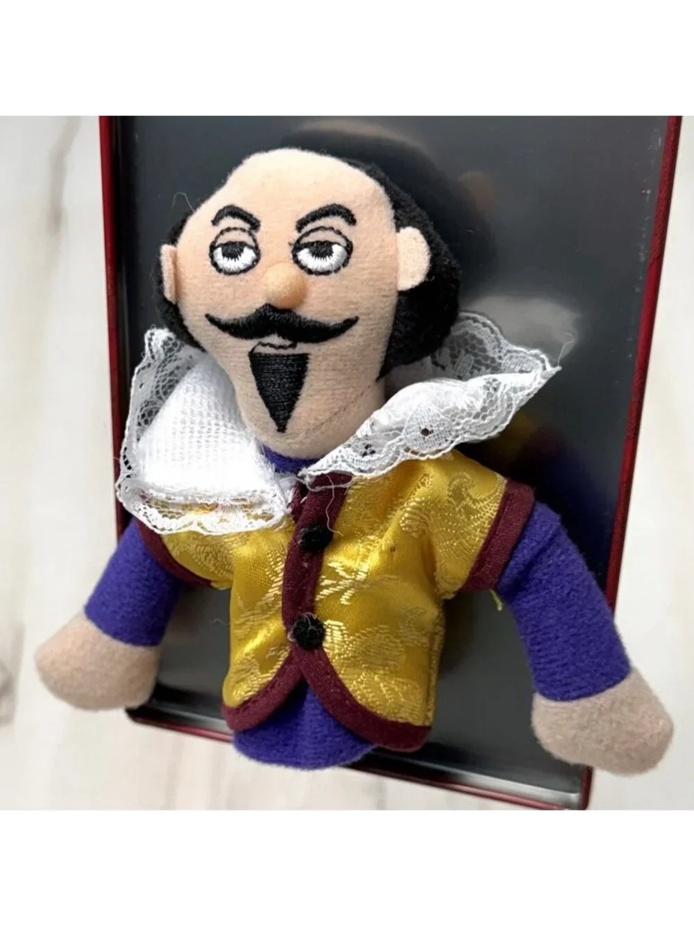 Set 2 Magnetic Personalities FINGER PUPPETS Ruth Bader Ginsburg & Shakespeare